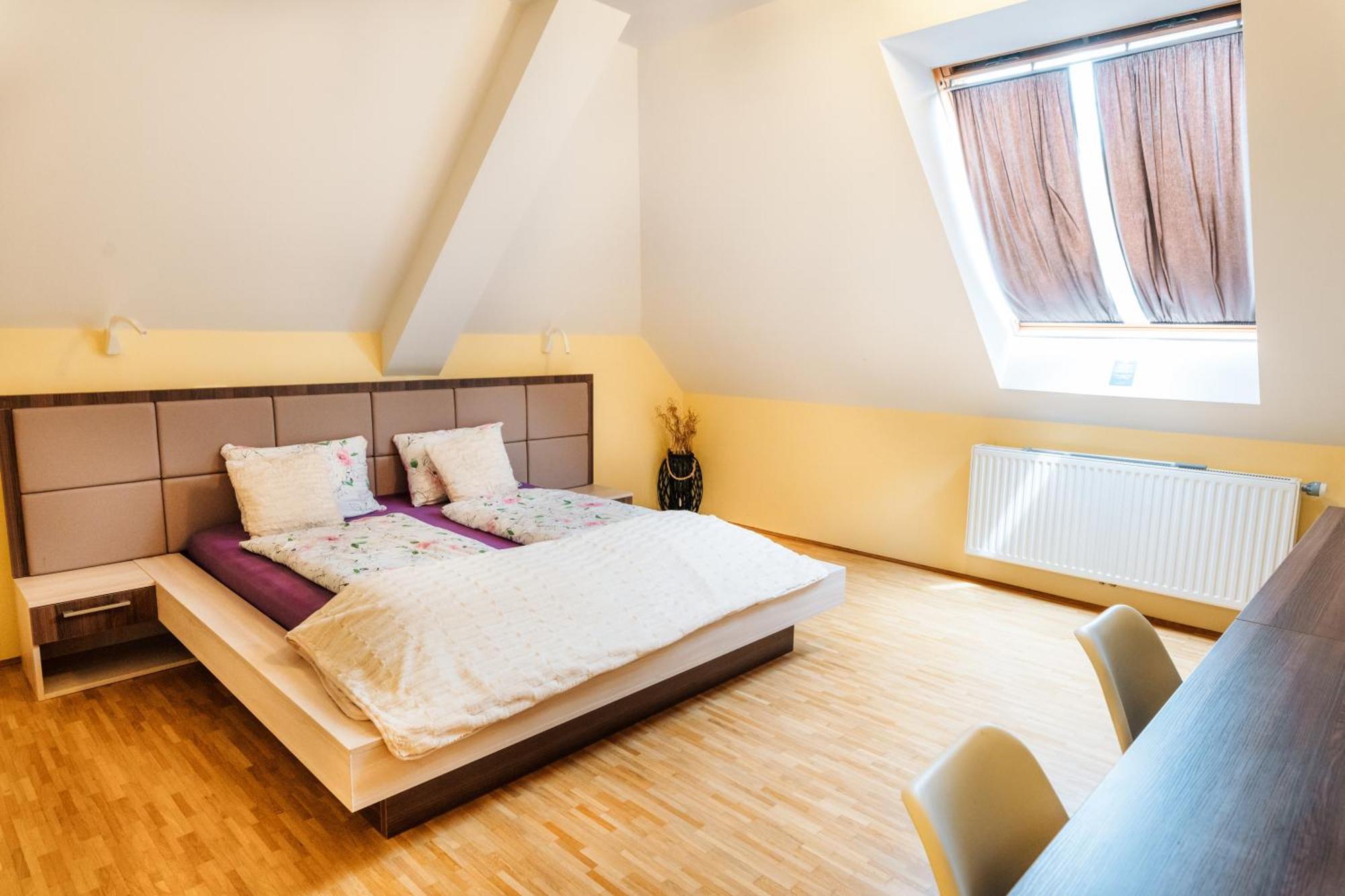 Dvorec Trebnik - Sobe Slovenske Konjice Buitenkant foto