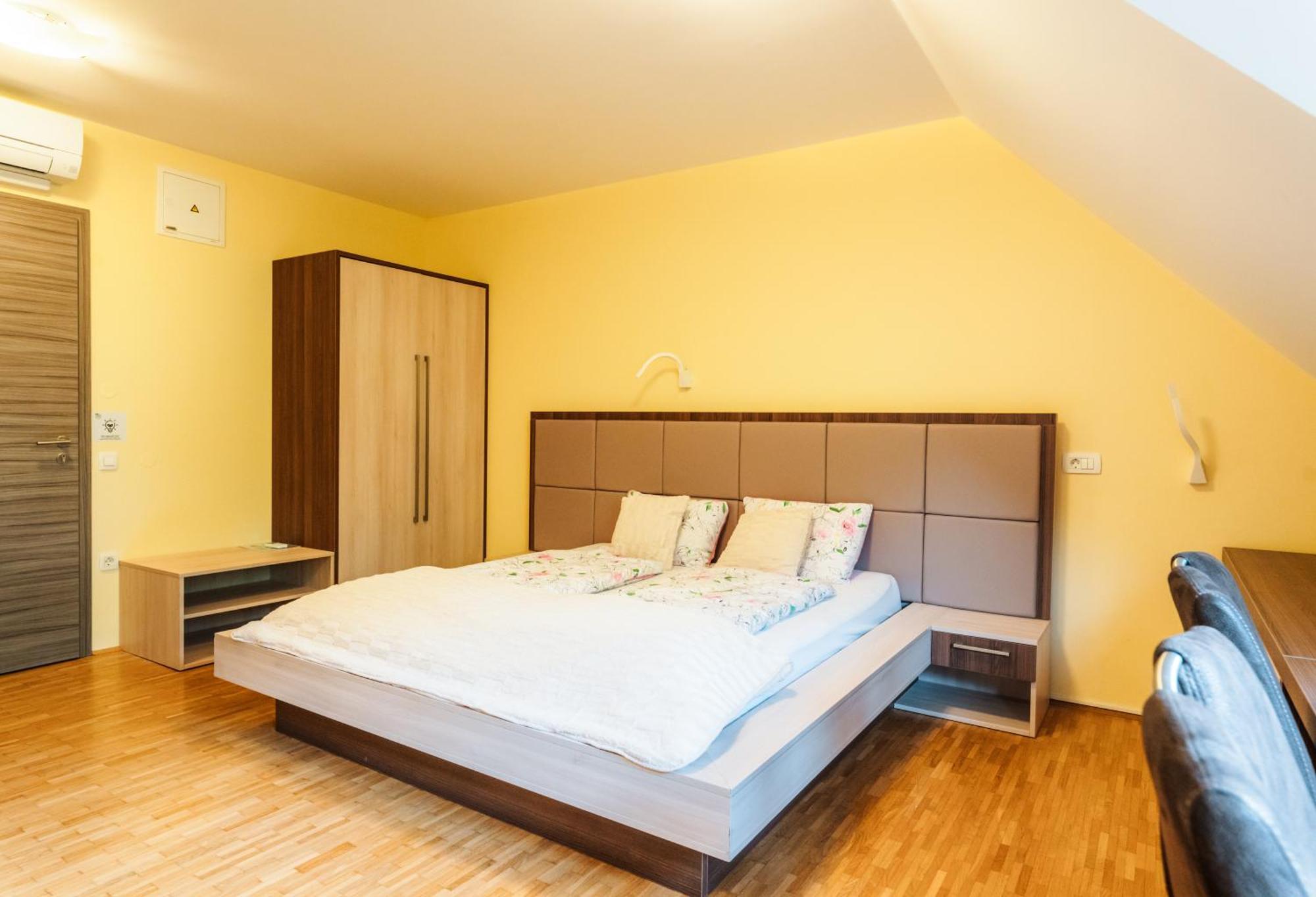 Dvorec Trebnik - Sobe Slovenske Konjice Buitenkant foto