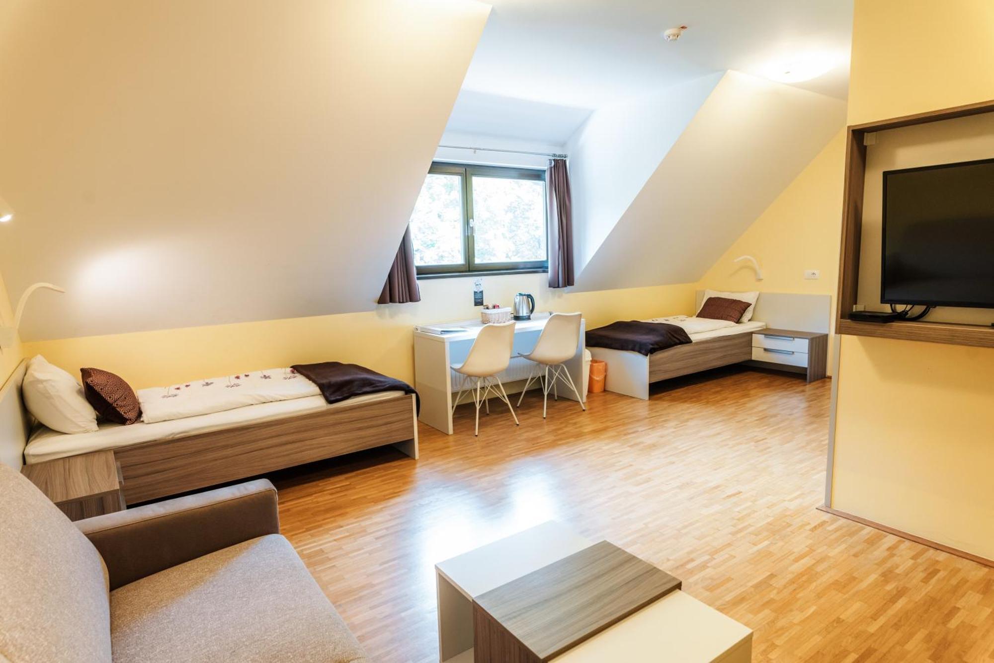 Dvorec Trebnik - Sobe Slovenske Konjice Buitenkant foto