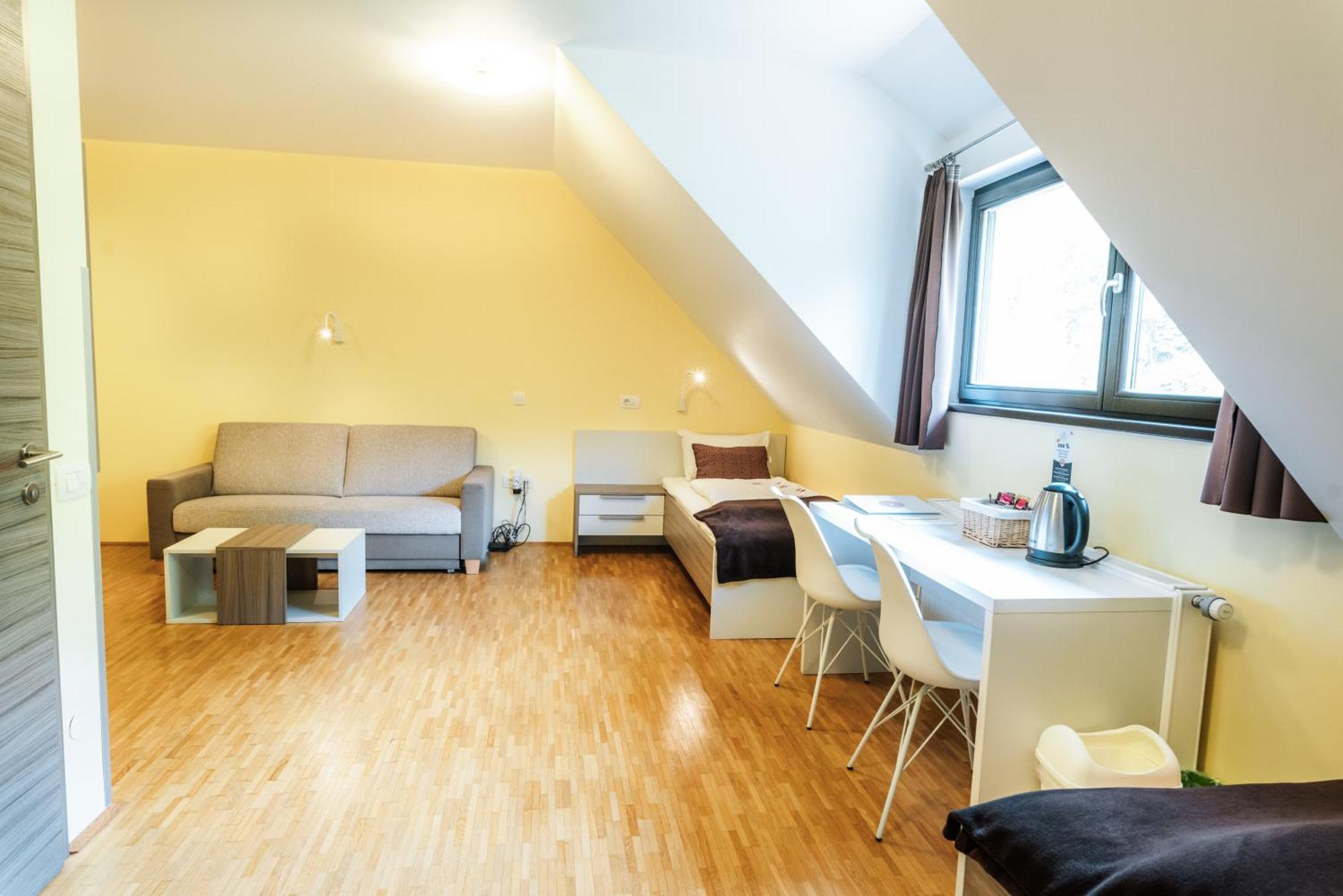 Dvorec Trebnik - Sobe Slovenske Konjice Buitenkant foto