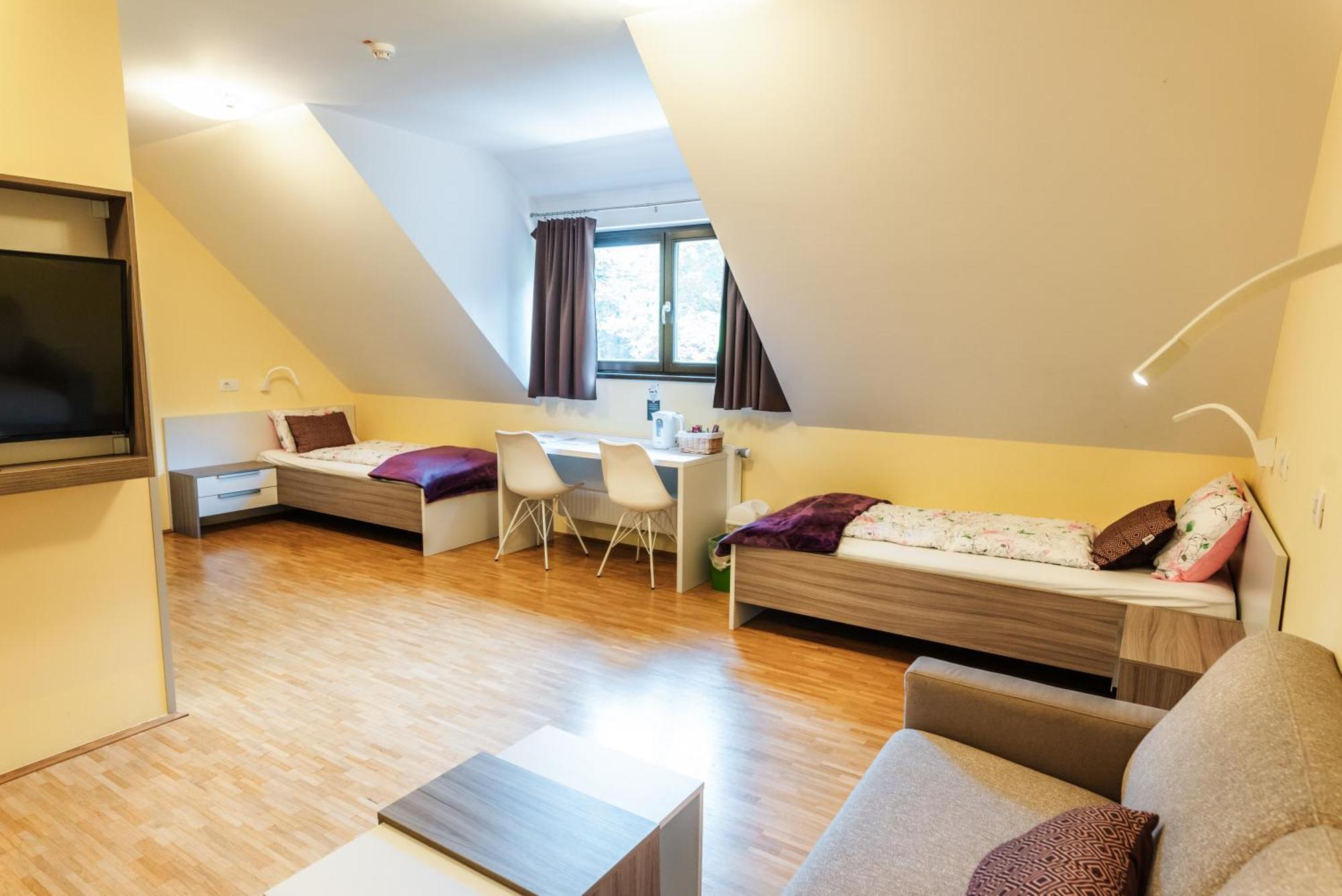 Dvorec Trebnik - Sobe Slovenske Konjice Buitenkant foto